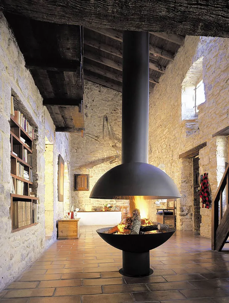 Nothing better than cuddling up with a blanket next to a crackling fire on a cold evening. Here are 23 most innovative and creative fireplace design ideas...