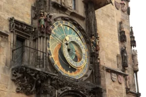 Pragues-Ancient-Jewel-600-Year-Old-Medieval-Astronomical-Clock-Still-Ticking