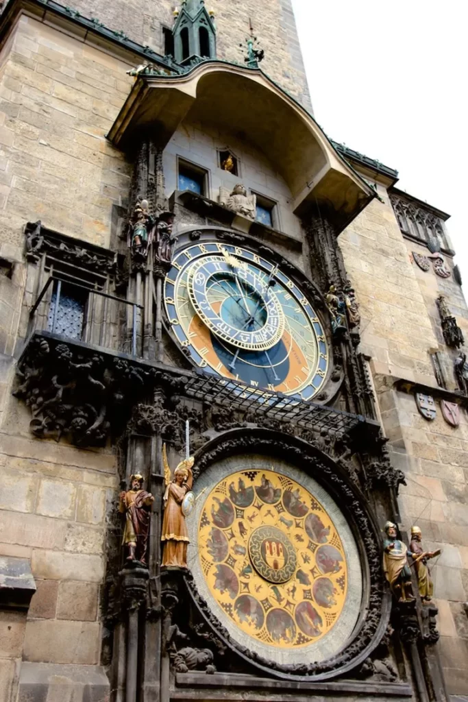 Pragues-Ancient-Jewel-600-Year-Old-Medieval-Astronomical-Clock-Still-Ticking