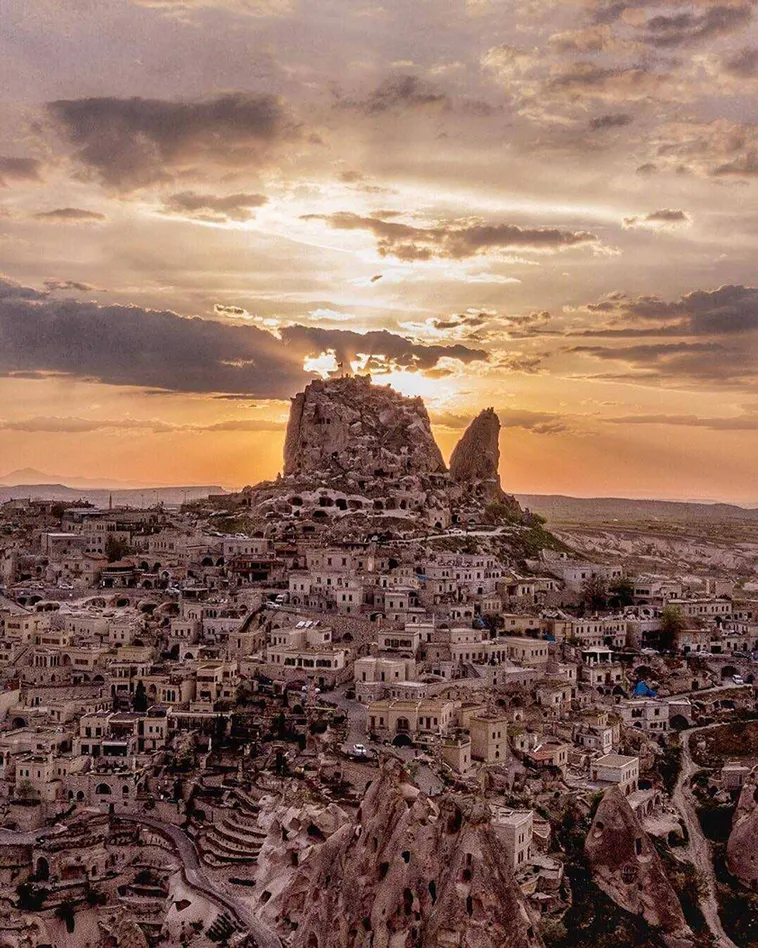 Explore the mysteries of Derinkuyu, the largest underground city housing 20,000 people. Delve into its rich history and ingenious design. Unearth a hidden world beneath Cappadocia's enchanting landscape.